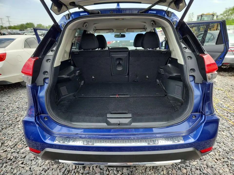 2017 NISSAN ROGUE SV  