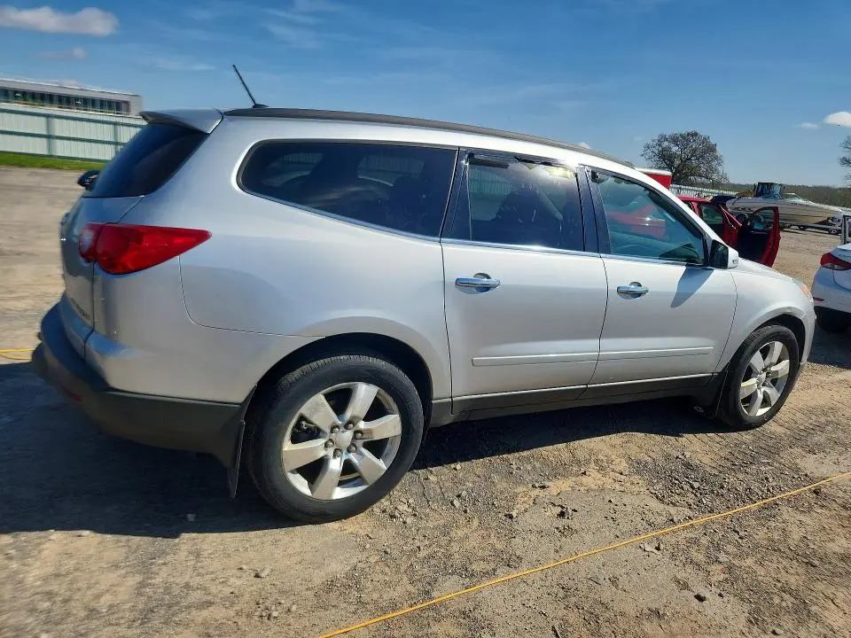 2012 CHEVROLET TRAVERSE LT  
