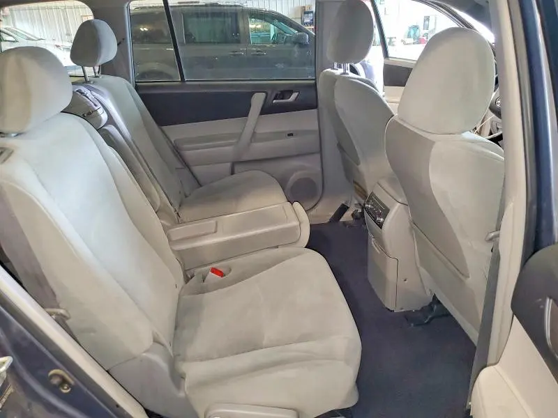 2011 TOYOTA HIGHLANDER BASE  