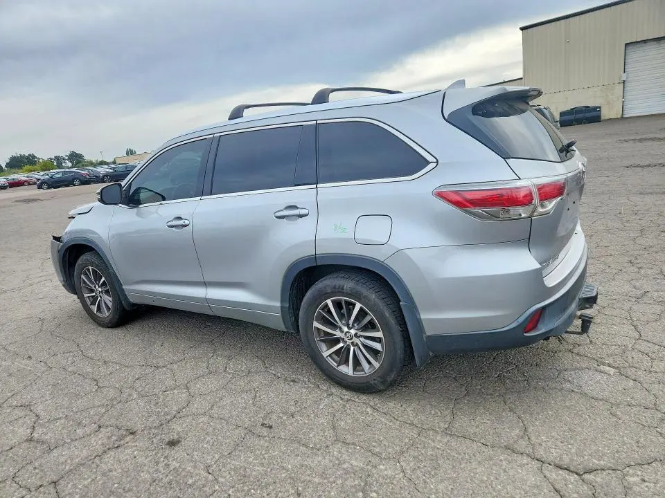 2015 TOYOTA HIGHLANDER XLE  