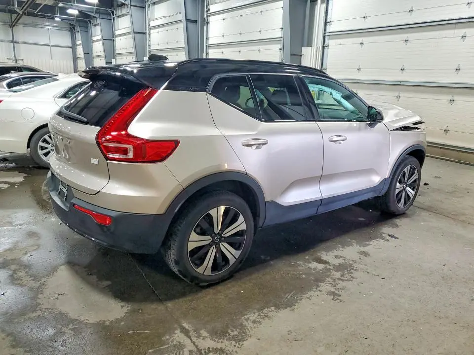 2023 VOLVO XC40 RECHARGE PLUS  