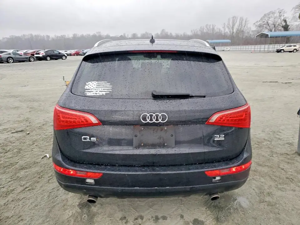 2010 AUDI Q5 PREMIUM PLUS  