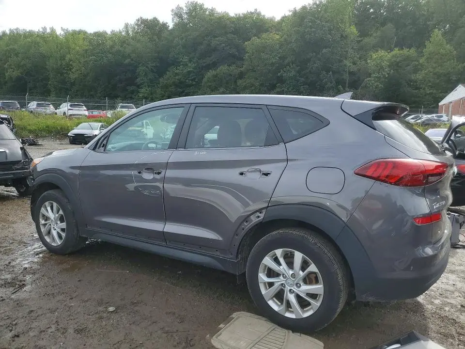 2021 HYUNDAI TUCSON SE  