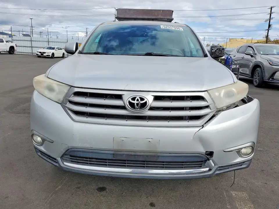 2011 TOYOTA HIGHLANDER BASE  