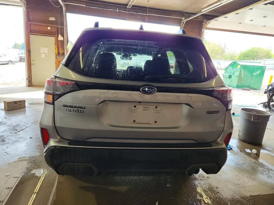2025 SUBARU FORESTER LIMITED  