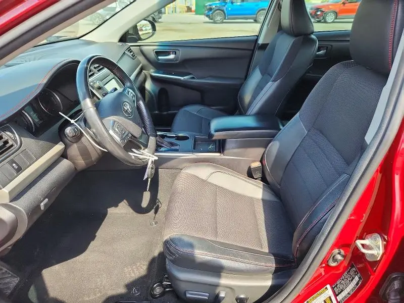 2017 TOYOTA CAMRY SE  