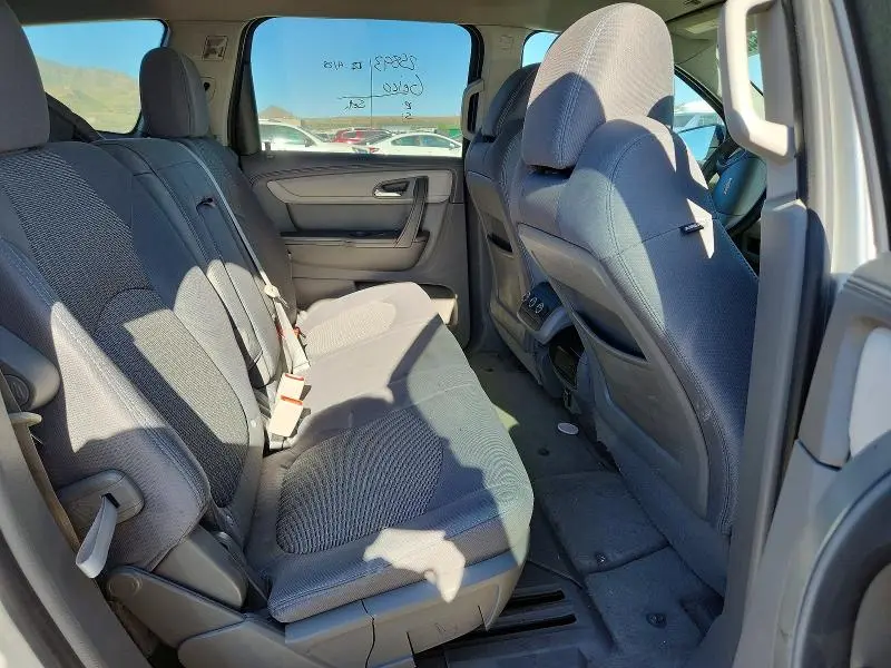 2016 CHEVROLET TRAVERSE LS  