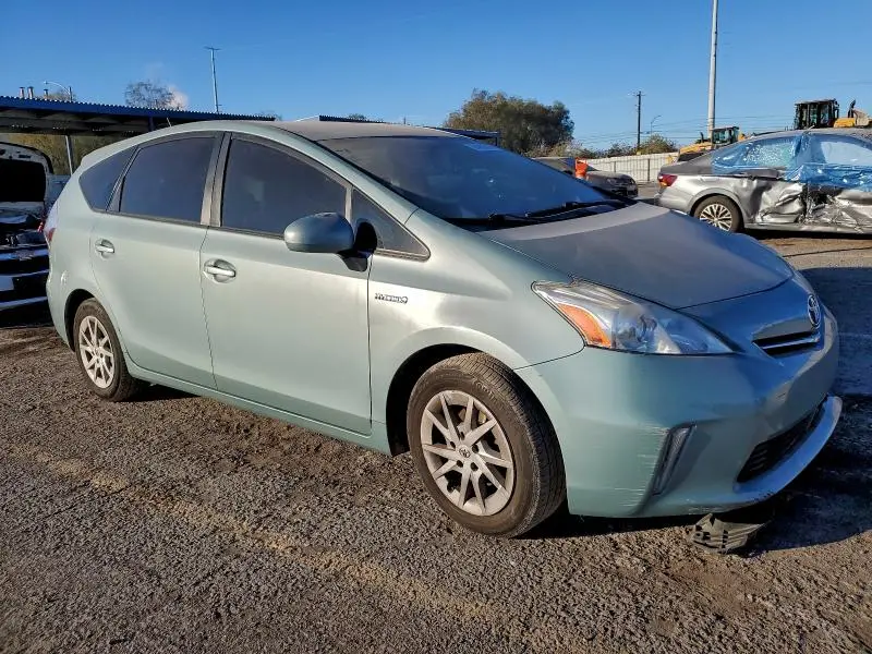 2013 TOYOTA PRIUS V   
