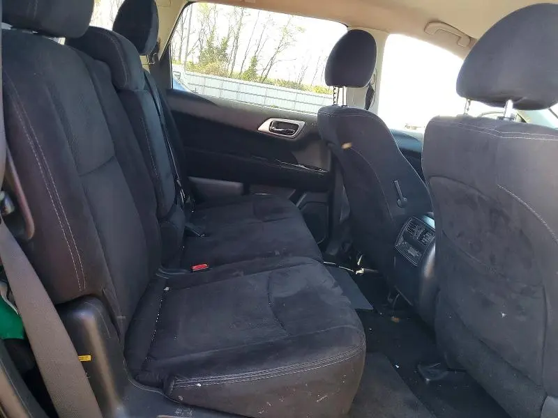 2015 NISSAN PATHFINDER SV  