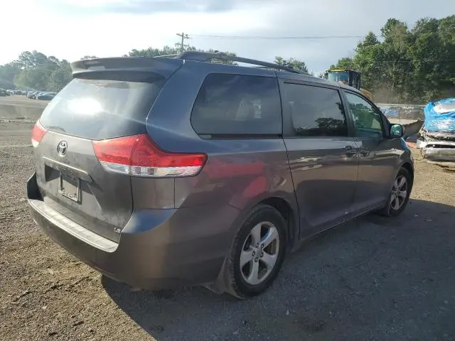 2013 TOYOTA SIENNA LE  