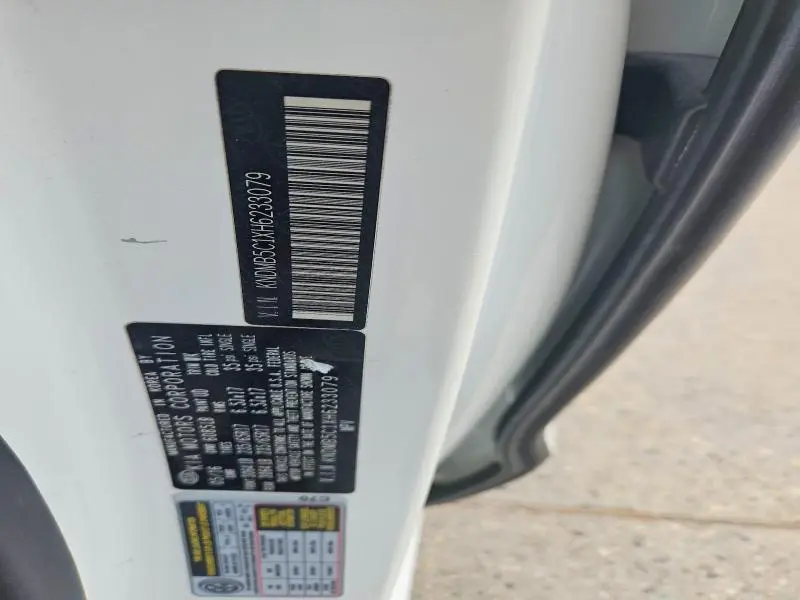 2017 KIA SEDONA LX  