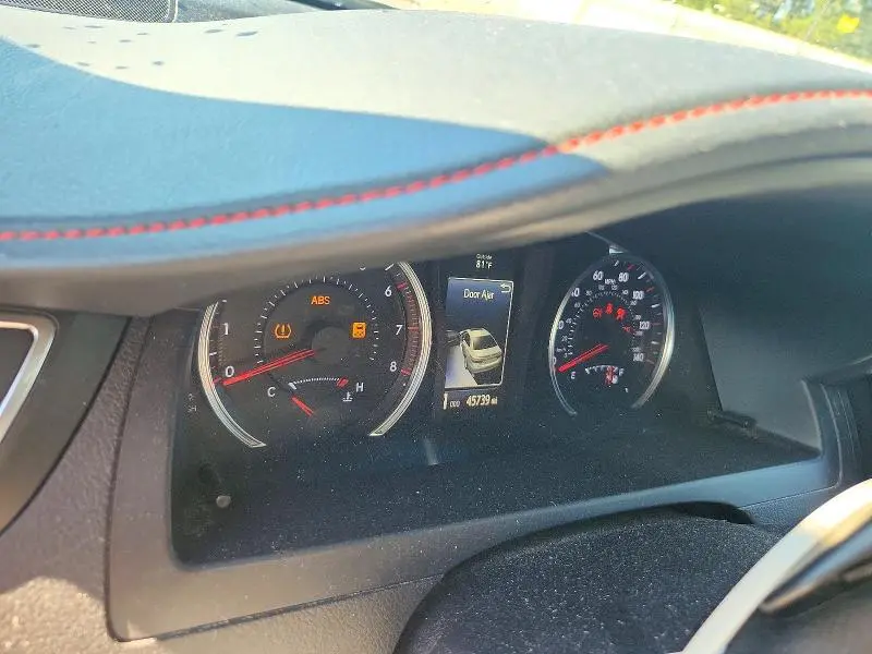 2016 TOYOTA CAMRY SE  