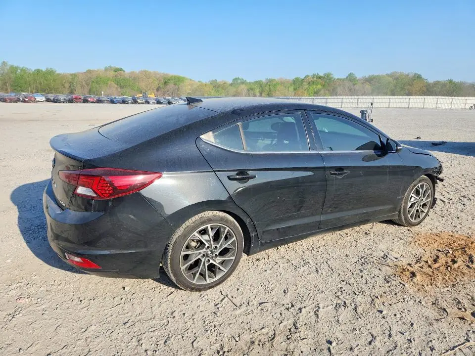 2019 HYUNDAI ELANTRA LIMITED  