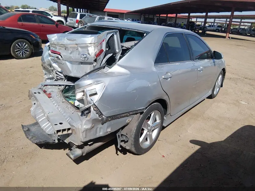 2013 TOYOTA CAMRY SE