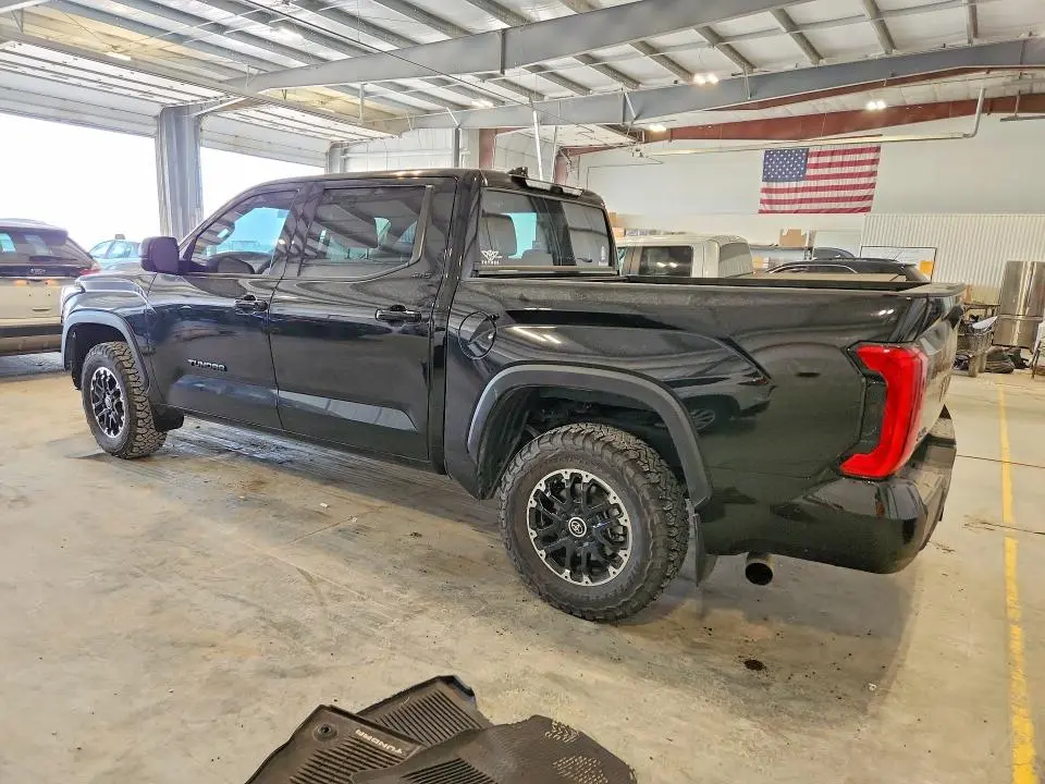 2022 TOYOTA TUNDRA SR5  