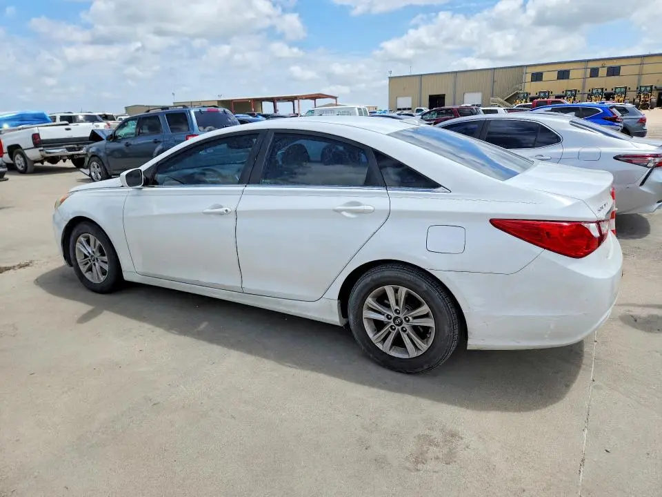 2013 HYUNDAI SONATA GLS  