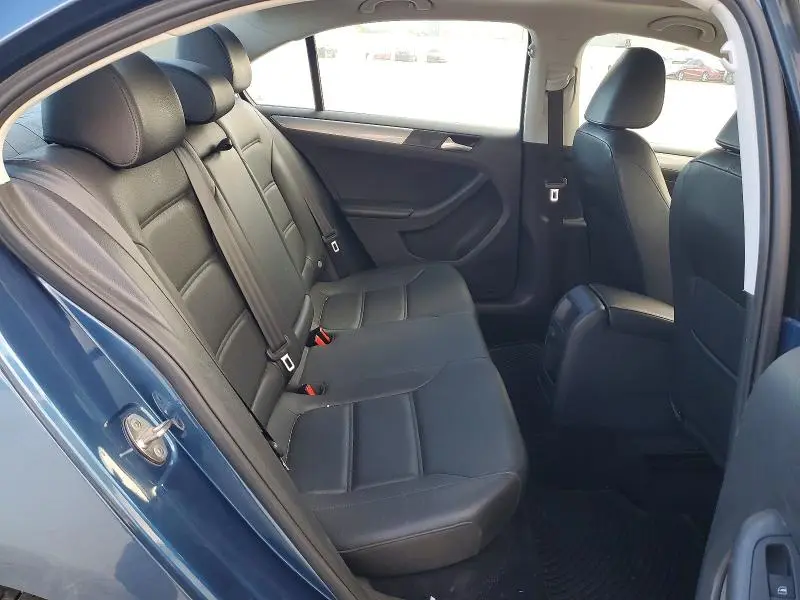 2017 VOLKSWAGEN JETTA SE  