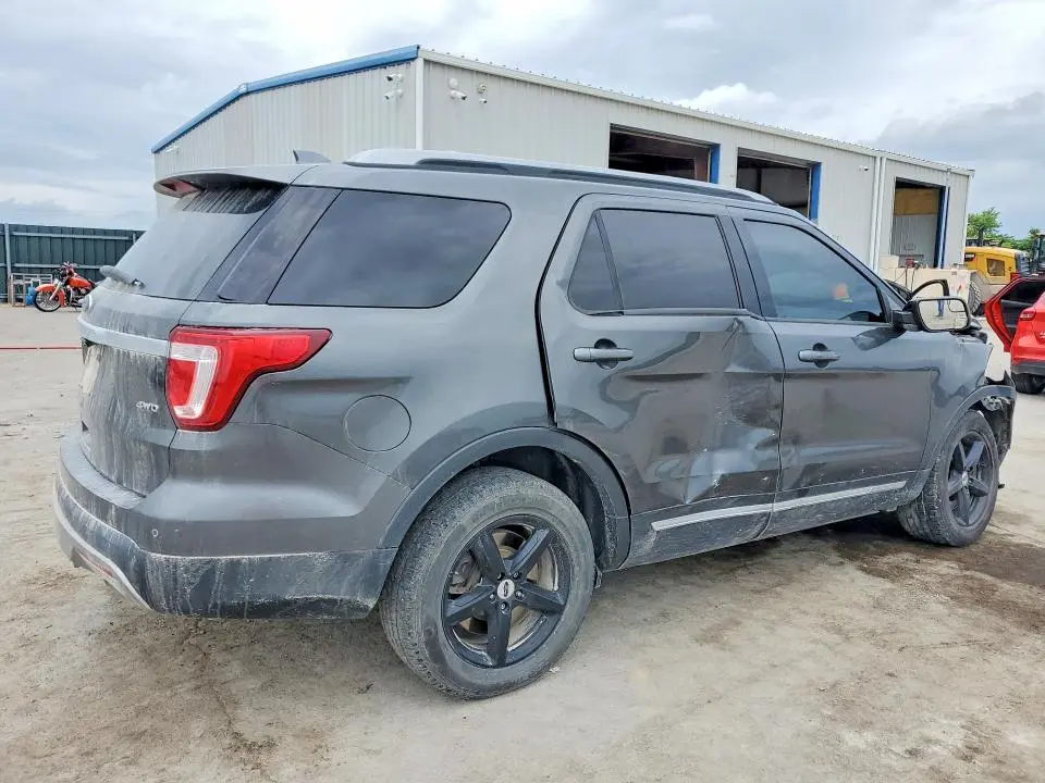 2017 FORD EXPLORER XLT  