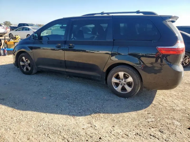 2017 TOYOTA SIENNA LE  