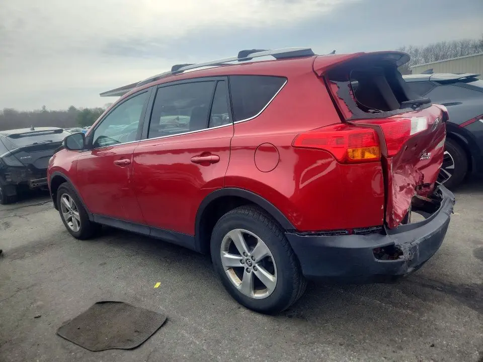 2015 TOYOTA RAV4 XLE  