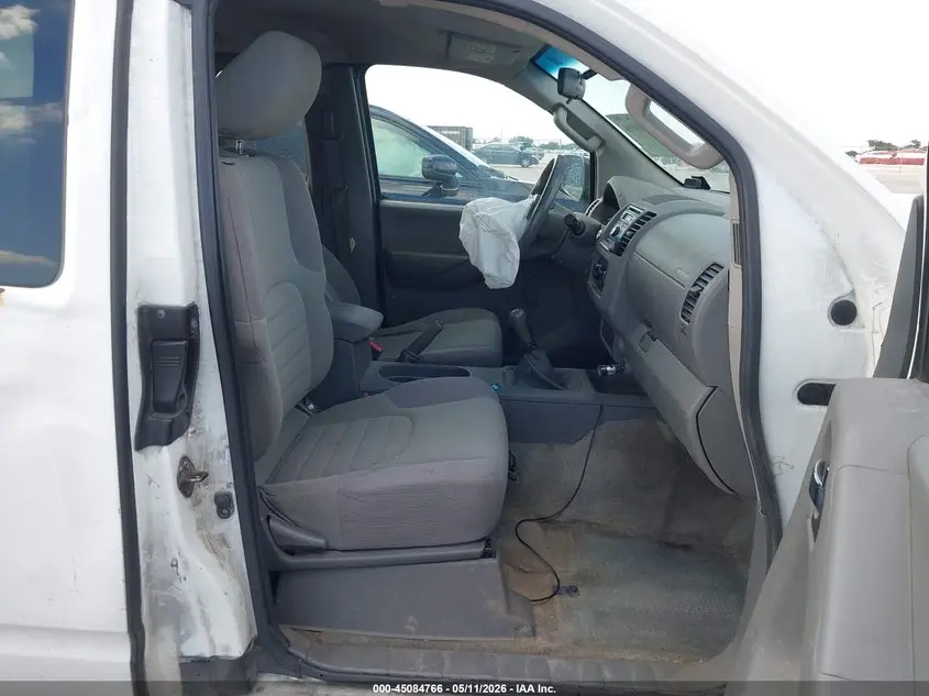 2013 NISSAN FRONTIER S