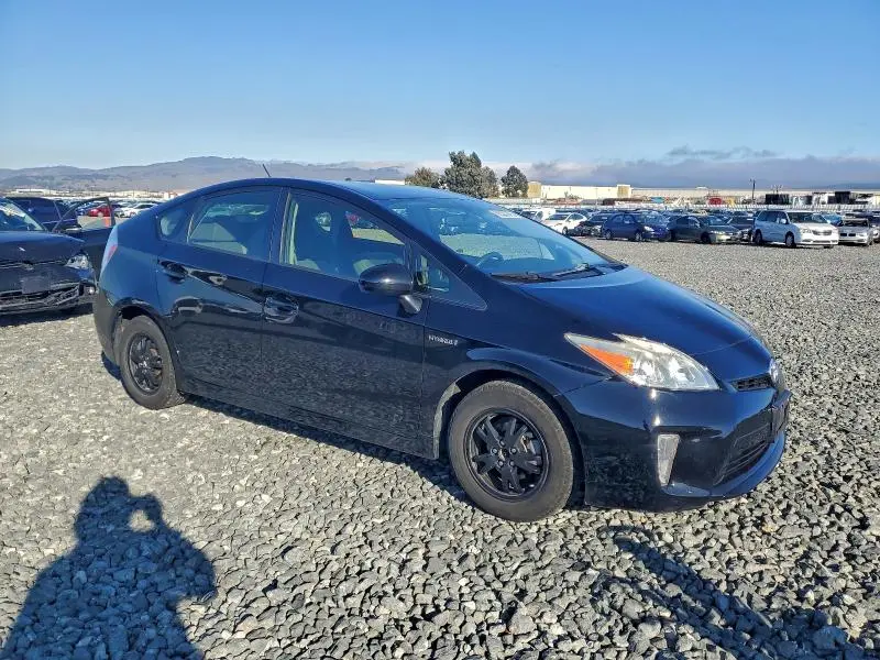 2015 TOYOTA PRIUS   