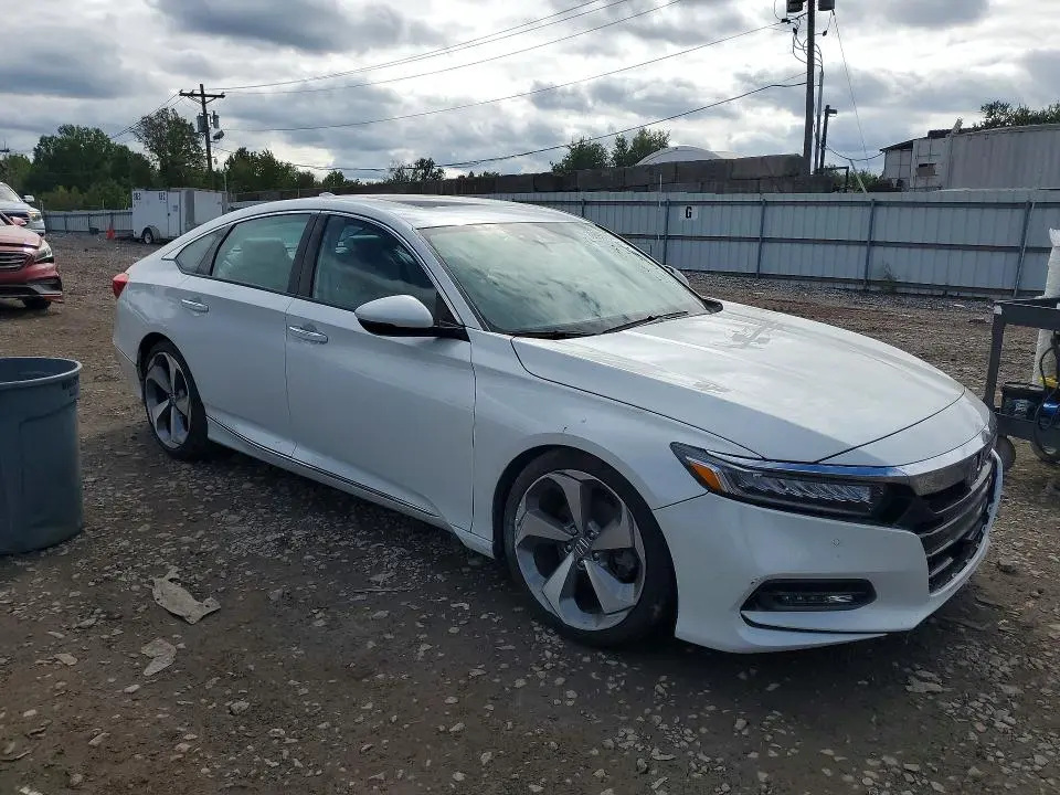 2018 HONDA ACCORD TOURING  