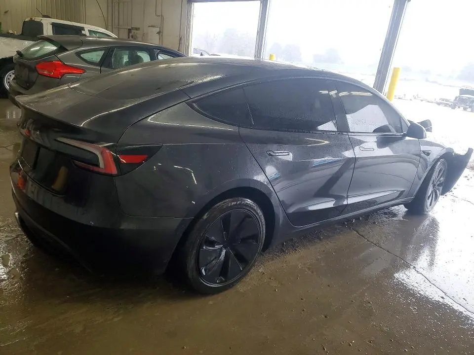 2024 TESLA MODEL 3   