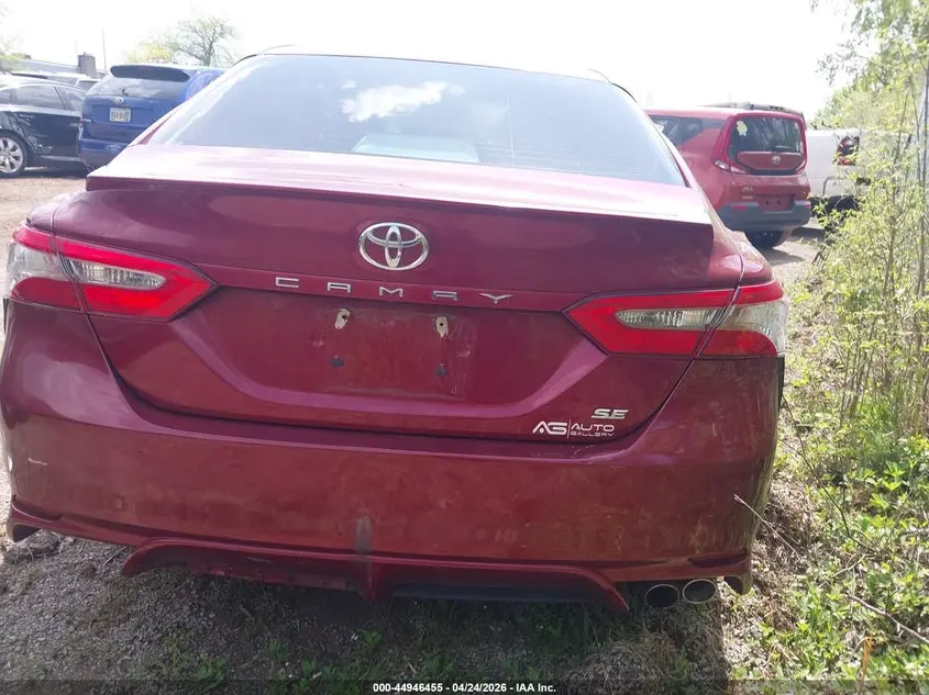 2018 TOYOTA CAMRY SE