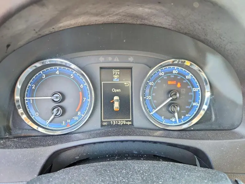 2017 TOYOTA COROLLA SE  