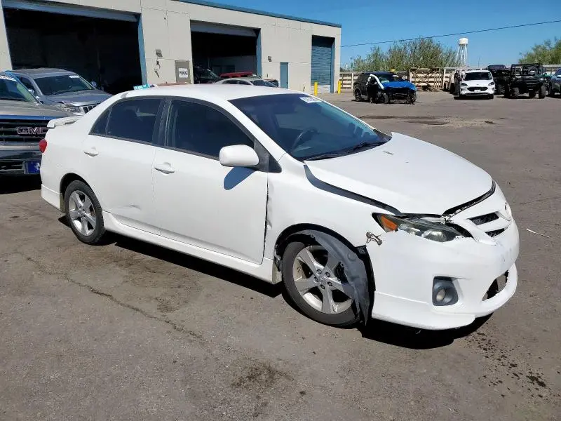 2013 TOYOTA COROLLA BASE  