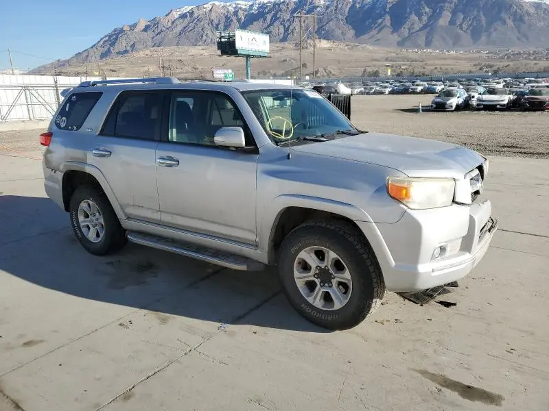 2010 TOYOTA 4RUNNER SR5  