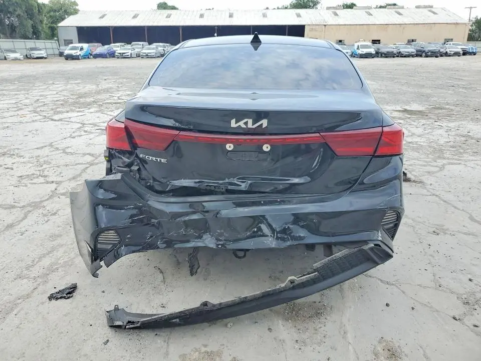 2024 KIA FORTE LXS  