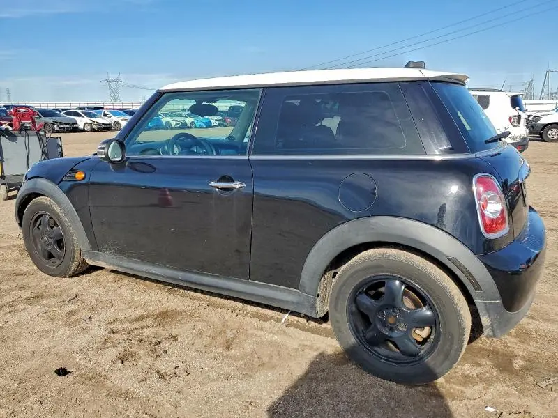 2011 MINI COOPER   