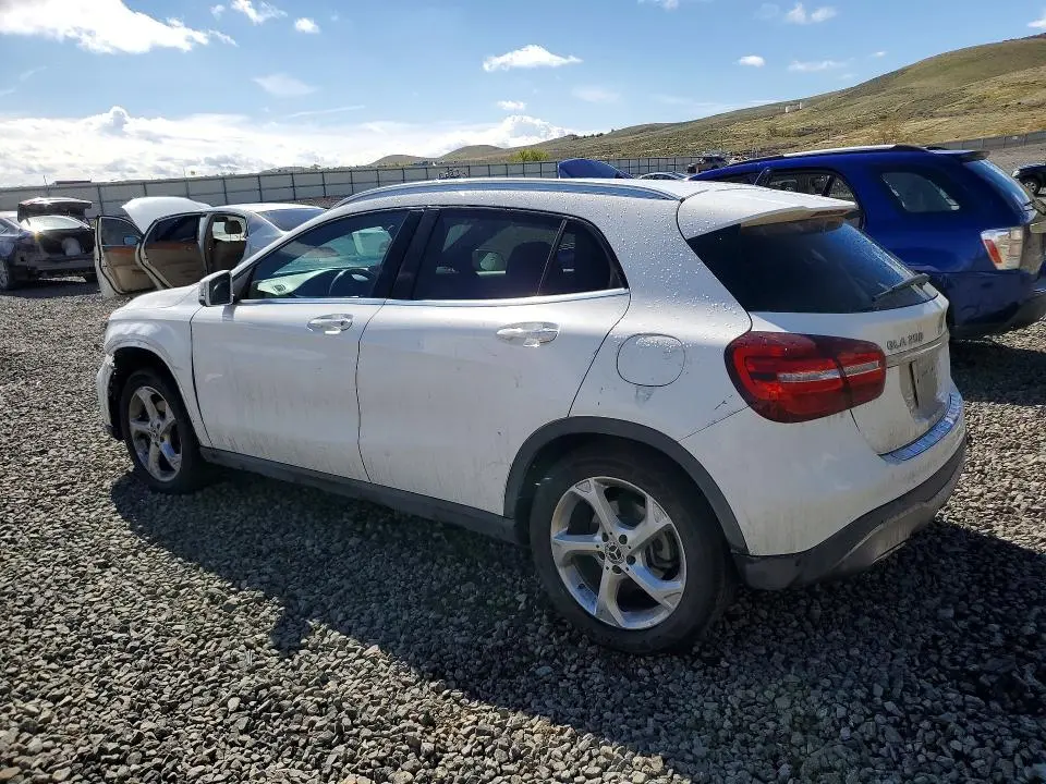 2020 MERCEDES-BENZ GLA 250  