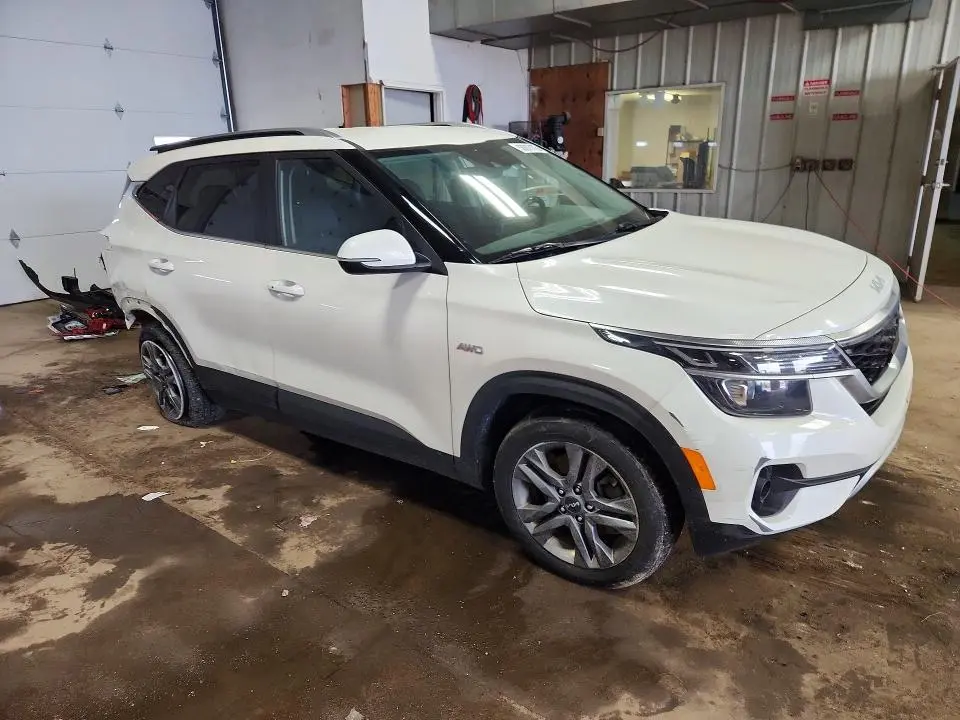 2023 KIA SELTOS S  