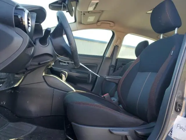 2022 NISSAN VERSA SR  