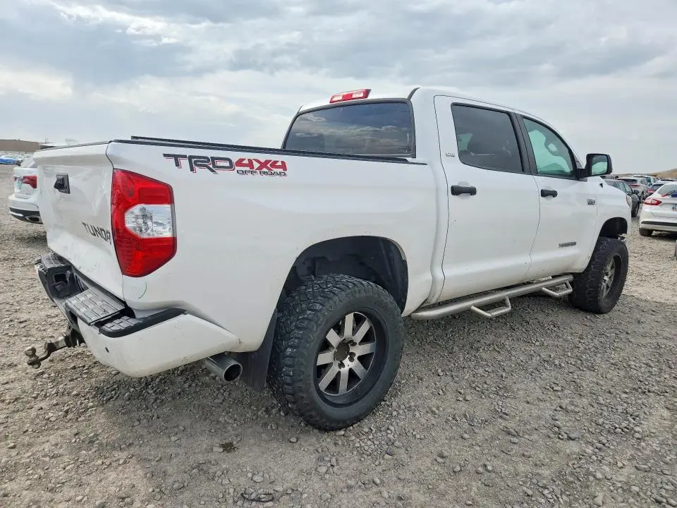 2018 TOYOTA TUNDRA CREWMAX SR5  