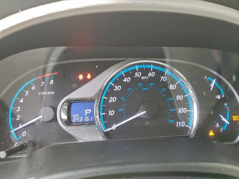 2012 TOYOTA SIENNA SE 8-PASSENGER  