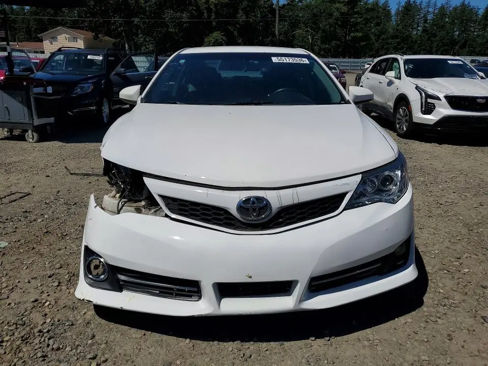 2014 TOYOTA CAMRY SE  
