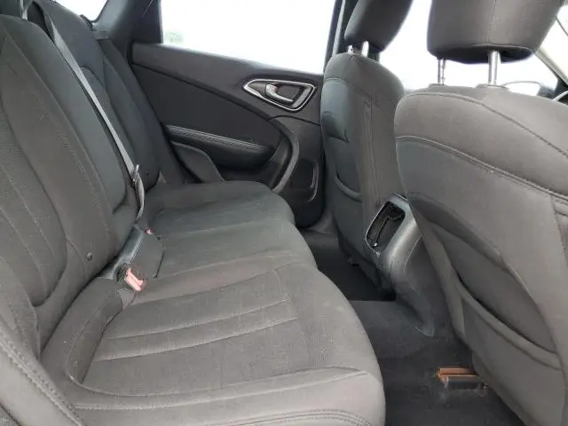 2016 CHRYSLER 200 LX