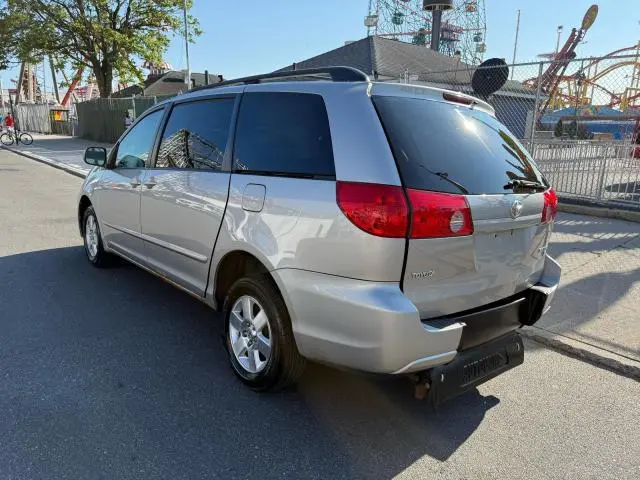 2010 TOYOTA SIENNA CE  