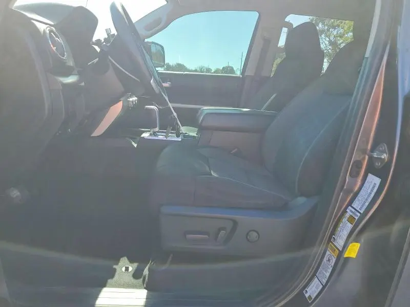 2016 TOYOTA TUNDRA CREWMAX SR5  
