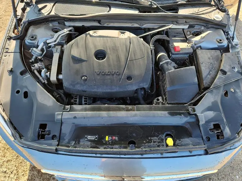 2018 VOLVO S90 T5 MOMENTUM  