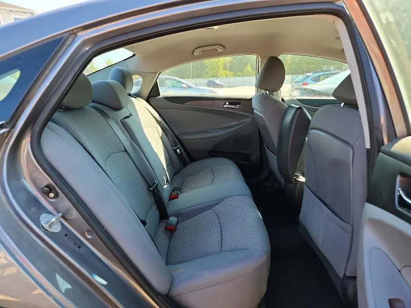 2011 HYUNDAI SONATA GLS  