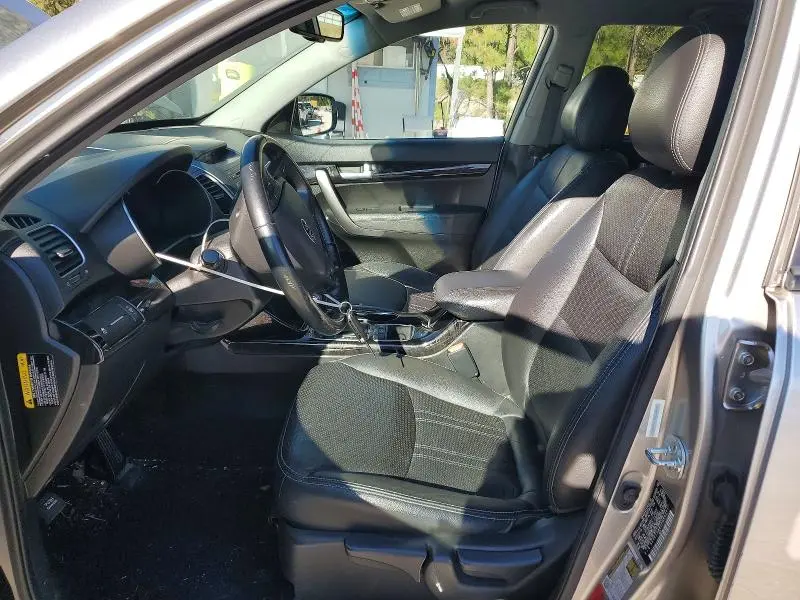 2015 KIA SORENTO LX  