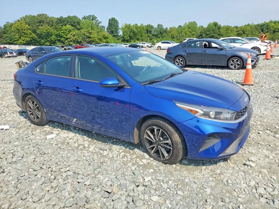 2022 KIA FORTE LXS  
