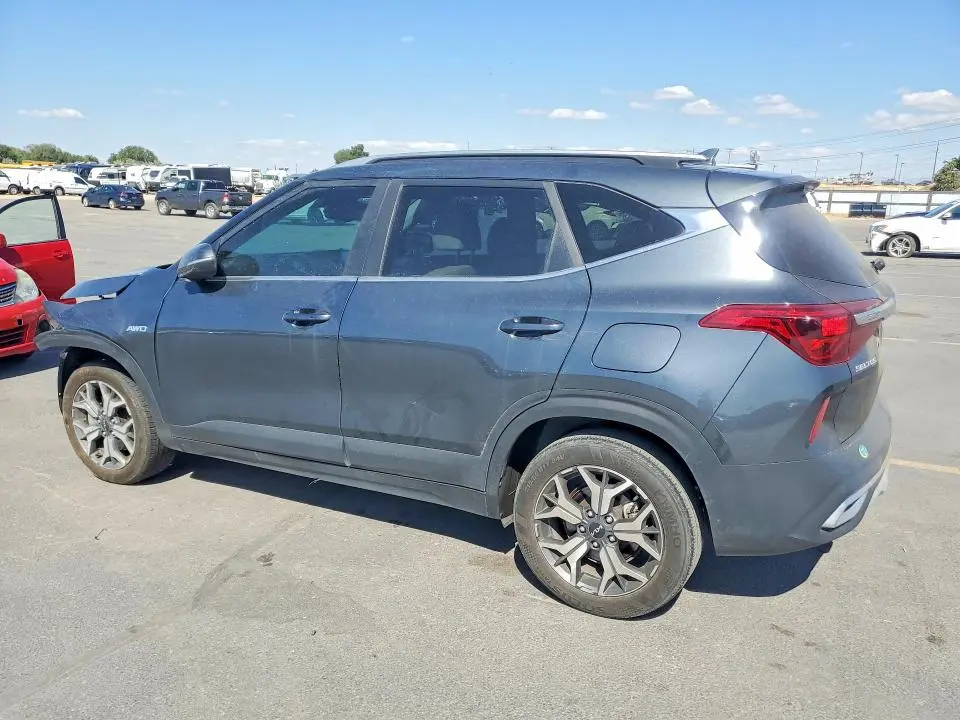 2023 KIA SELTOS EX  