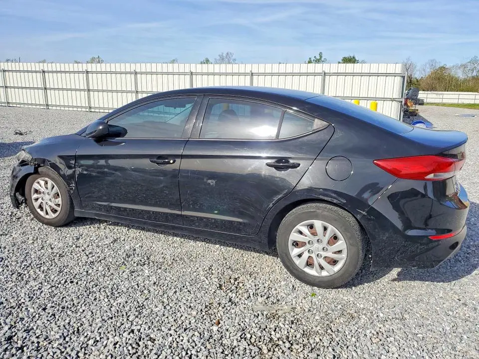2018 HYUNDAI ELANTRA SE  