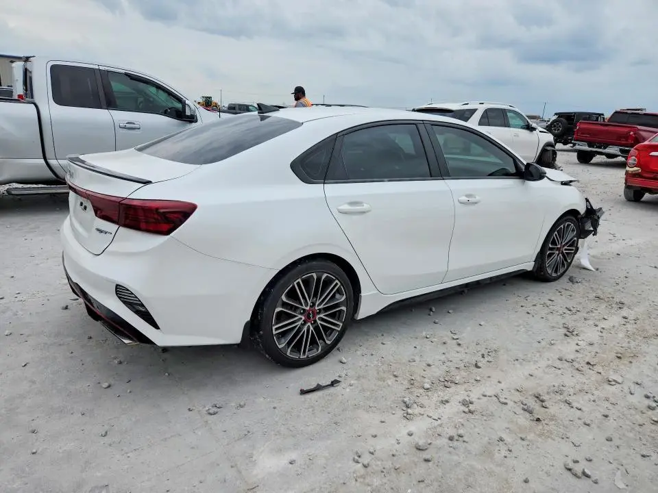 2023 KIA FORTE GT  